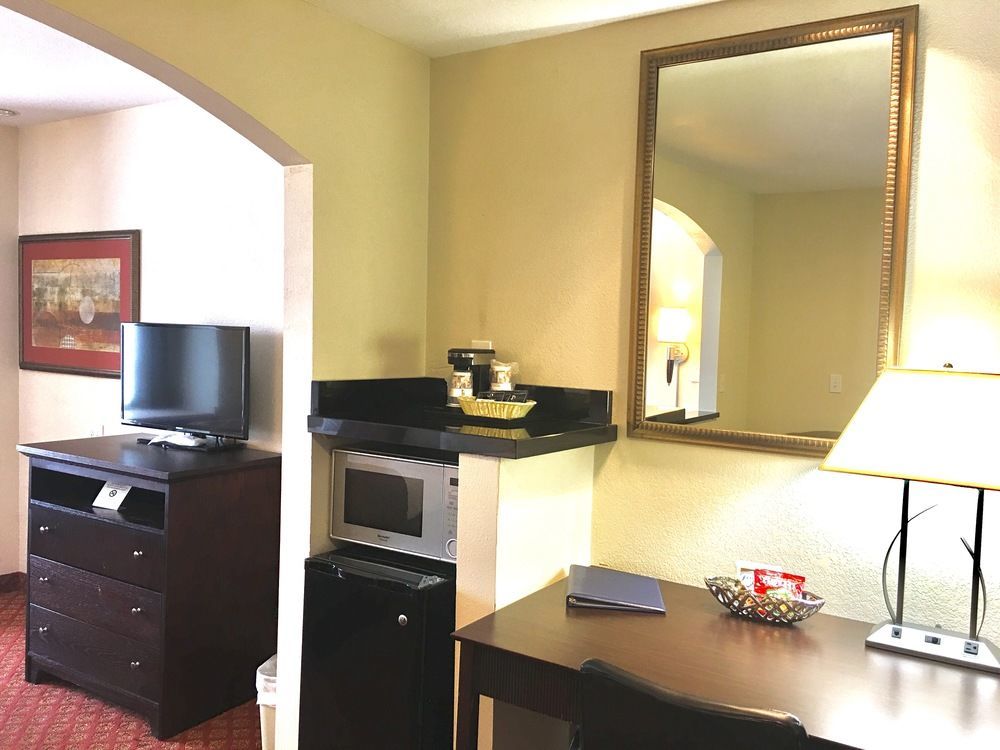 Best Western Roanoke Inn & Suites Exterior foto